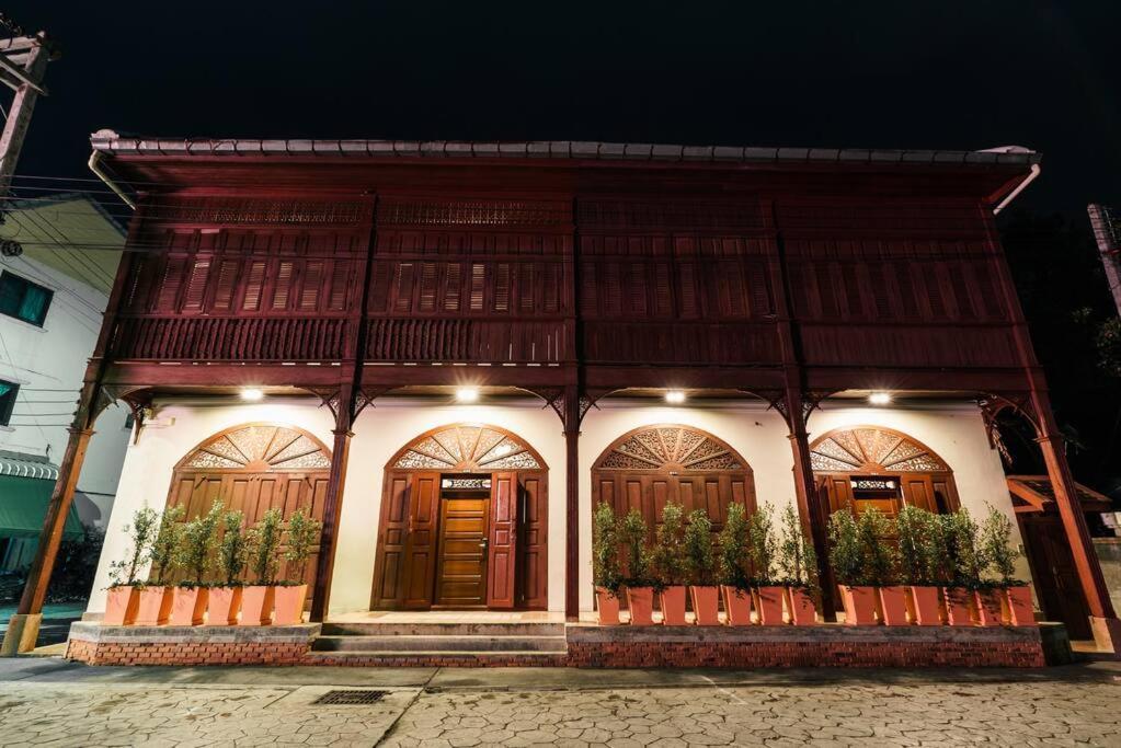 Solo - Fong Lee Cc Lampang Walking Street Apartman Kültér fotó